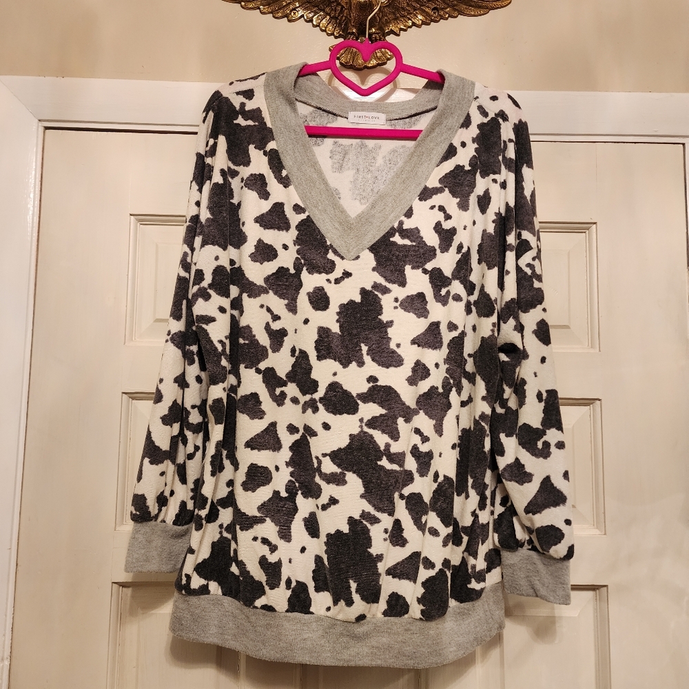 FIRST LOVE COW PRINT Top V-Neck Long Sleeved Very Soft Knit 27" T x 27" W